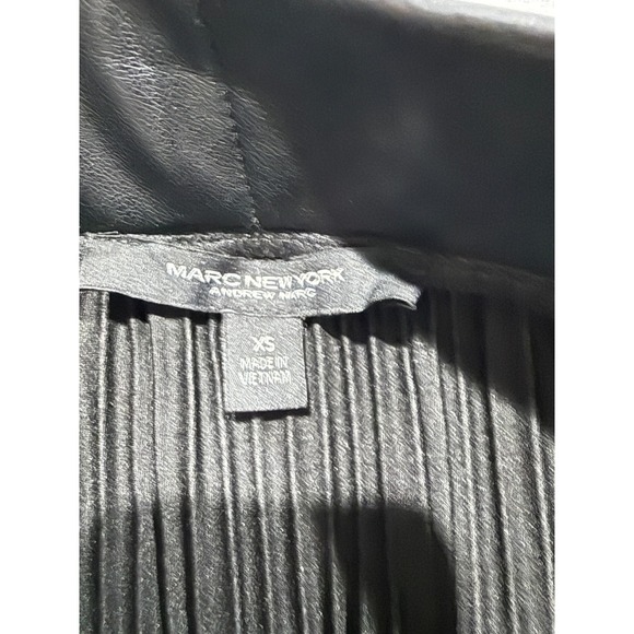 Marc New York Andrew Marc Size XS Black Accordion Faux Leather Detail Skirt - Picture 10 of 13